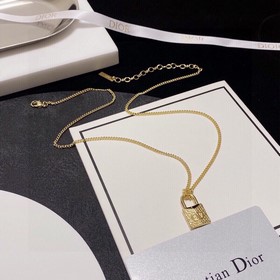 [Колье Dior с переплетенными цепочками
