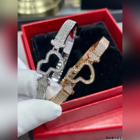 V Gold Material Qeelin Браслет с полны