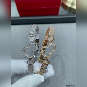 V Gold Material Qeelin Браслет с полны
