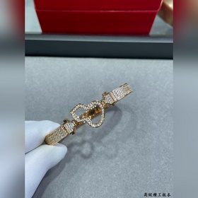 V Gold Material Qeelin Браслет с полны