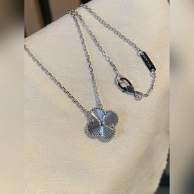 Ожерелье Van Cleef &amp; Arpels White