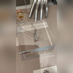 Верхнее изображение： Элегантность изящ