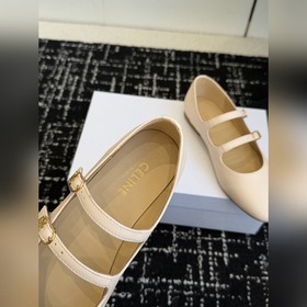 CELINE 25SS — молодежный стиль с эффе