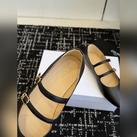 CELINE 25SS — молодежный стиль с эффе