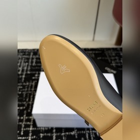 CELINE 25SS — молодежный стиль с эффе