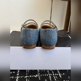 CELINE 25SS — молодежный стиль с эффе