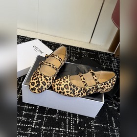 CELINE 25SS — молодежный стиль с эффе