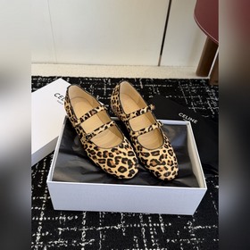 CELINE 25SS — молодежный стиль с эффе