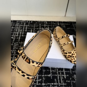 CELINE 25SS — молодежный стиль с эффе