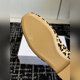 CELINE 25SS — молодежный стиль с эффе