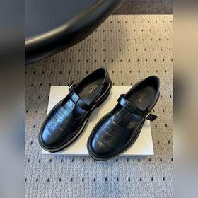 Высококачественные туфли CELINE 25SS 