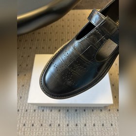 Высококачественные туфли CELINE 25SS 