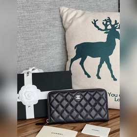Доступен классический кошелек CHANEL C