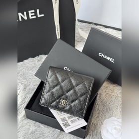 Новинка ： компактный кошелек Chanel с