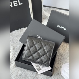 Новинка ： компактный кошелек Chanel с