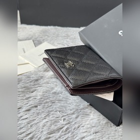 Новинка ： компактный кошелек Chanel с