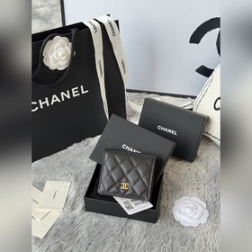 Новинка ： компактный кошелек Chanel с