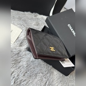 Новинка ： компактный кошелек Chanel с