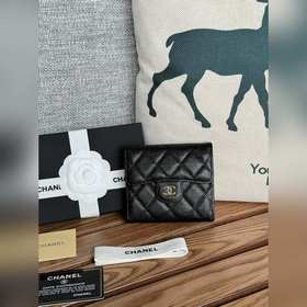 Короткий трехсекционный кошелек CF уже