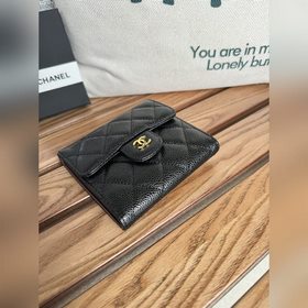 Короткий трехсекционный кошелек CF уже