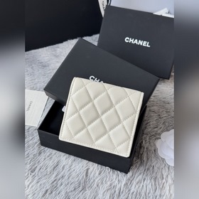 Новинка： компактный кошелек Chanel с 
