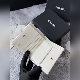 Новинка： компактный кошелек Chanel с 