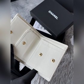 Новинка： компактный кошелек Chanel с 