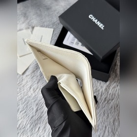 Новинка： компактный кошелек Chanel с 