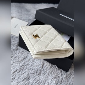 Новинка： компактный кошелек Chanel с 
