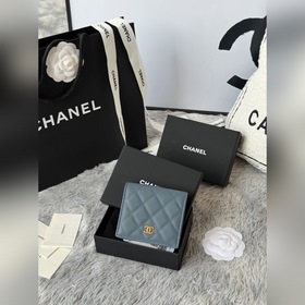 Новинка： компактный кошелек Chanel с