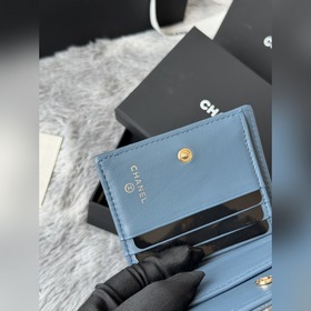 Новинка： компактный кошелек Chanel с 