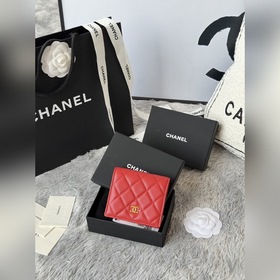 Новинка： компактный кошелек Chanel с