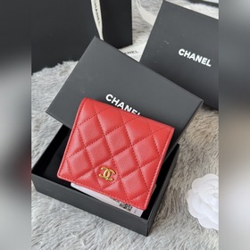 Новинка： компактный кошелек Chanel с