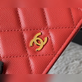 Новинка： компактный кошелек Chanel с 