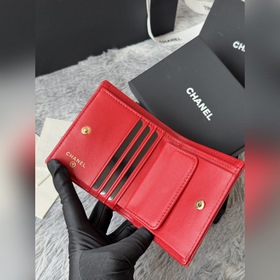 Новинка： компактный кошелек Chanel с 