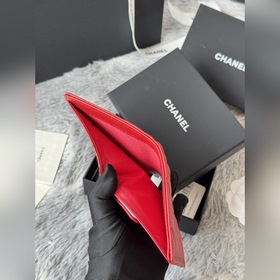 Новинка： компактный кошелек Chanel с 