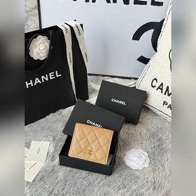 Новинка： компактный кошелек Chanel с
