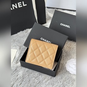 Новинка： компактный кошелек Chanel с
