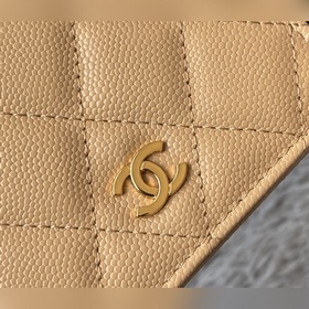 Новинка： компактный кошелек Chanel с 