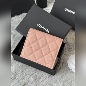 Новинка： компактный кошелек Chanel с