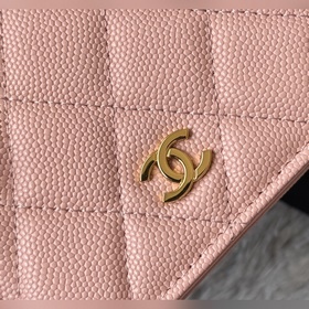 Новинка： компактный кошелек Chanel с 