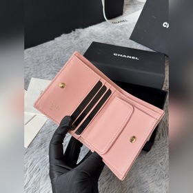Новинка： компактный кошелек Chanel с 