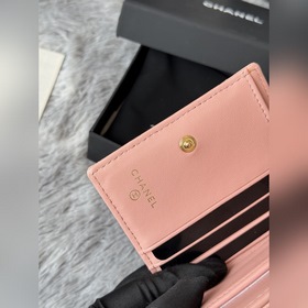 Новинка： компактный кошелек Chanel с 