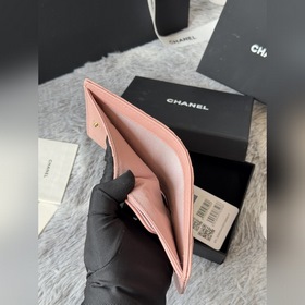 Новинка： компактный кошелек Chanel с 