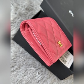Новинка： компактный кошелек Chanel с 