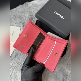 Новинка： компактный кошелек Chanel с 