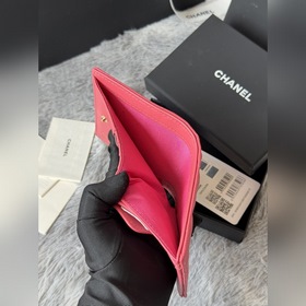 Новинка： компактный кошелек Chanel с 
