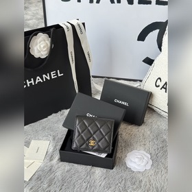 Новинка： компактный кошелек Chanel с