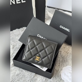 Новинка： компактный кошелек Chanel с 