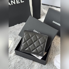 Новинка： компактный кошелек Chanel с 